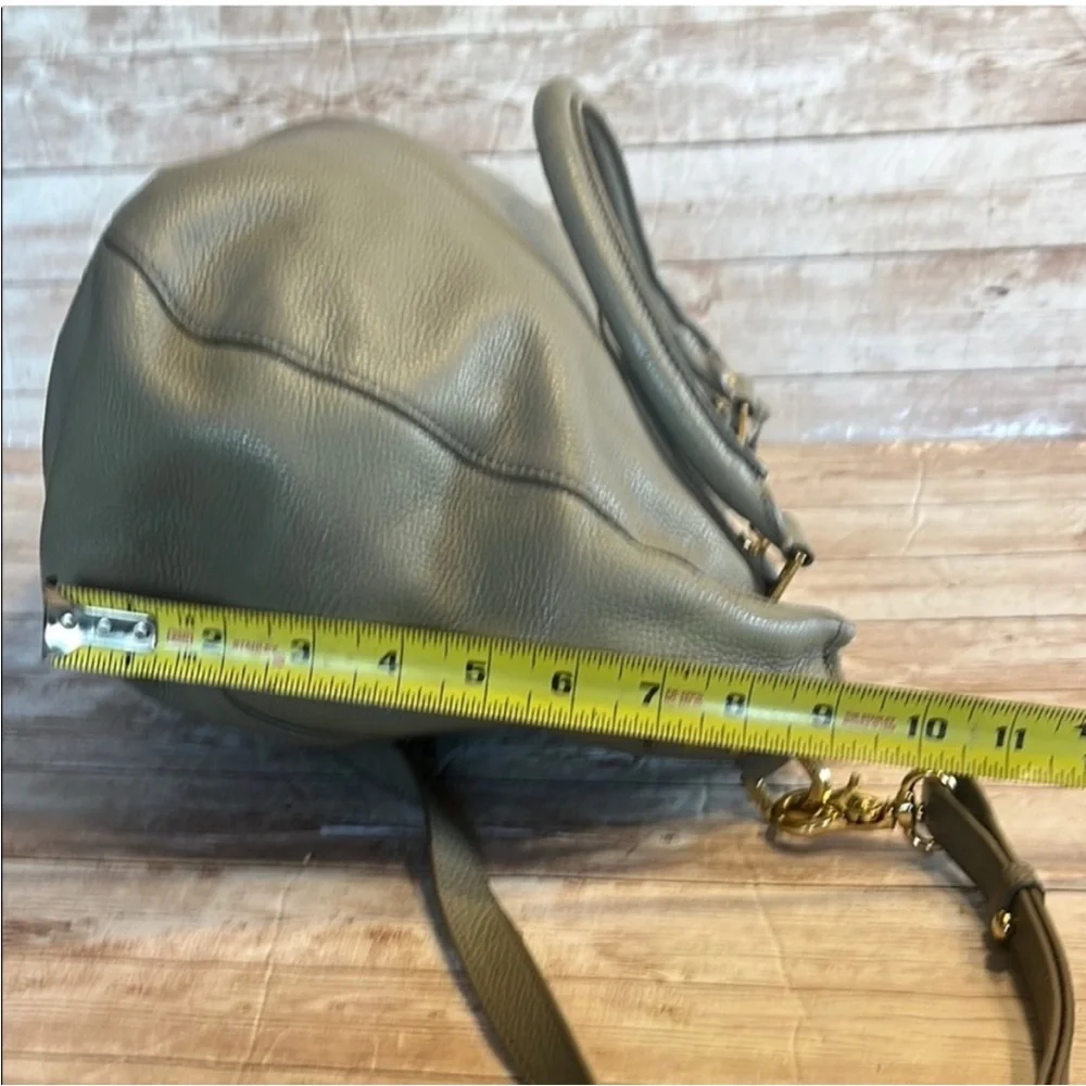 Tory Burch Elegant Pebbled Leather Handbag
